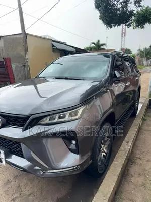 Toyota Fortuner 2018 Noir