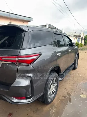 Toyota Fortuner 2018 Noir