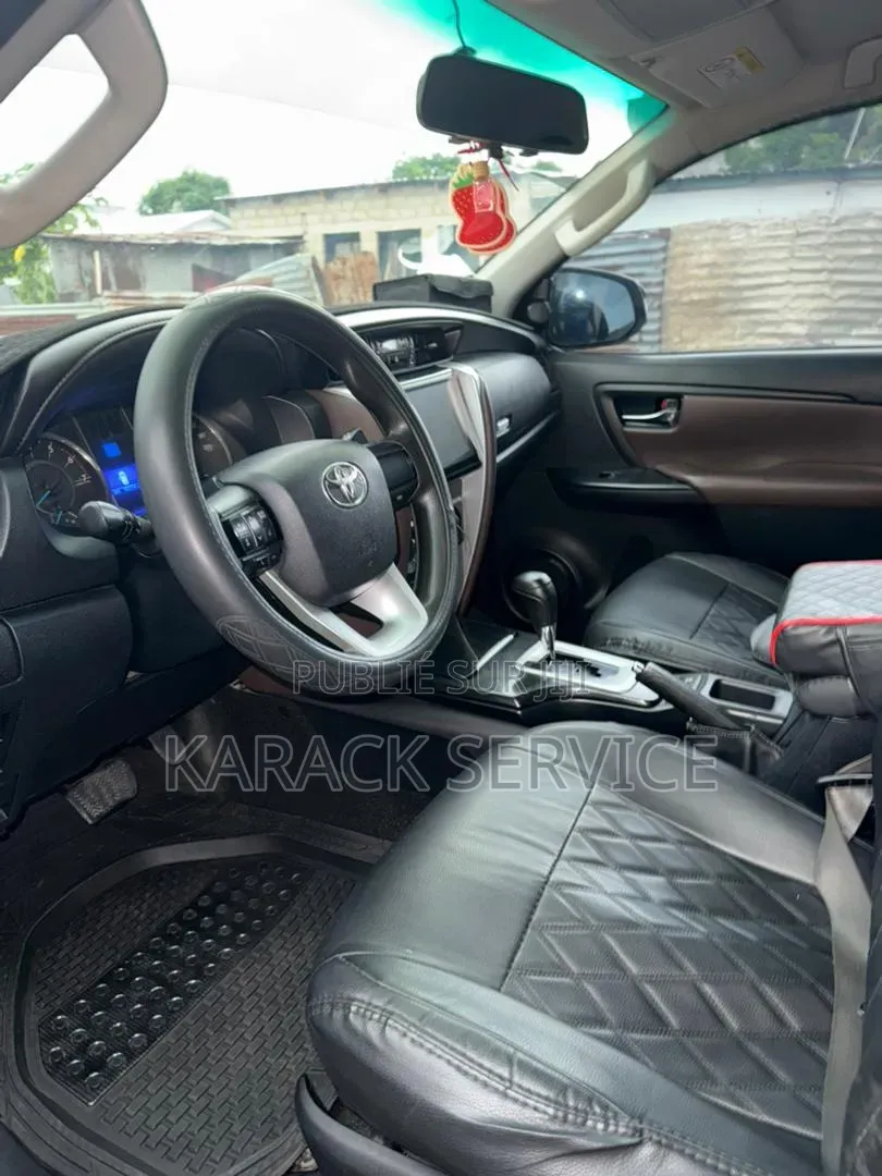 Toyota Fortuner 2018 Noir