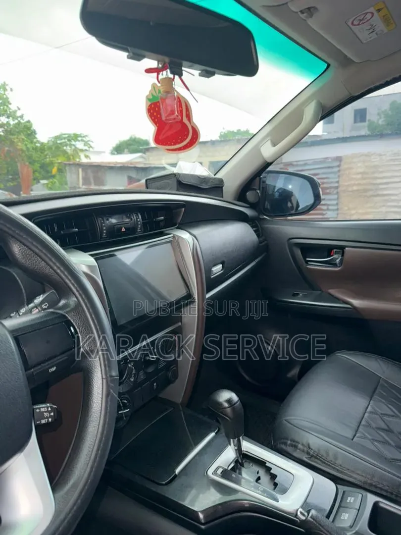 Toyota Fortuner 2018 Noir