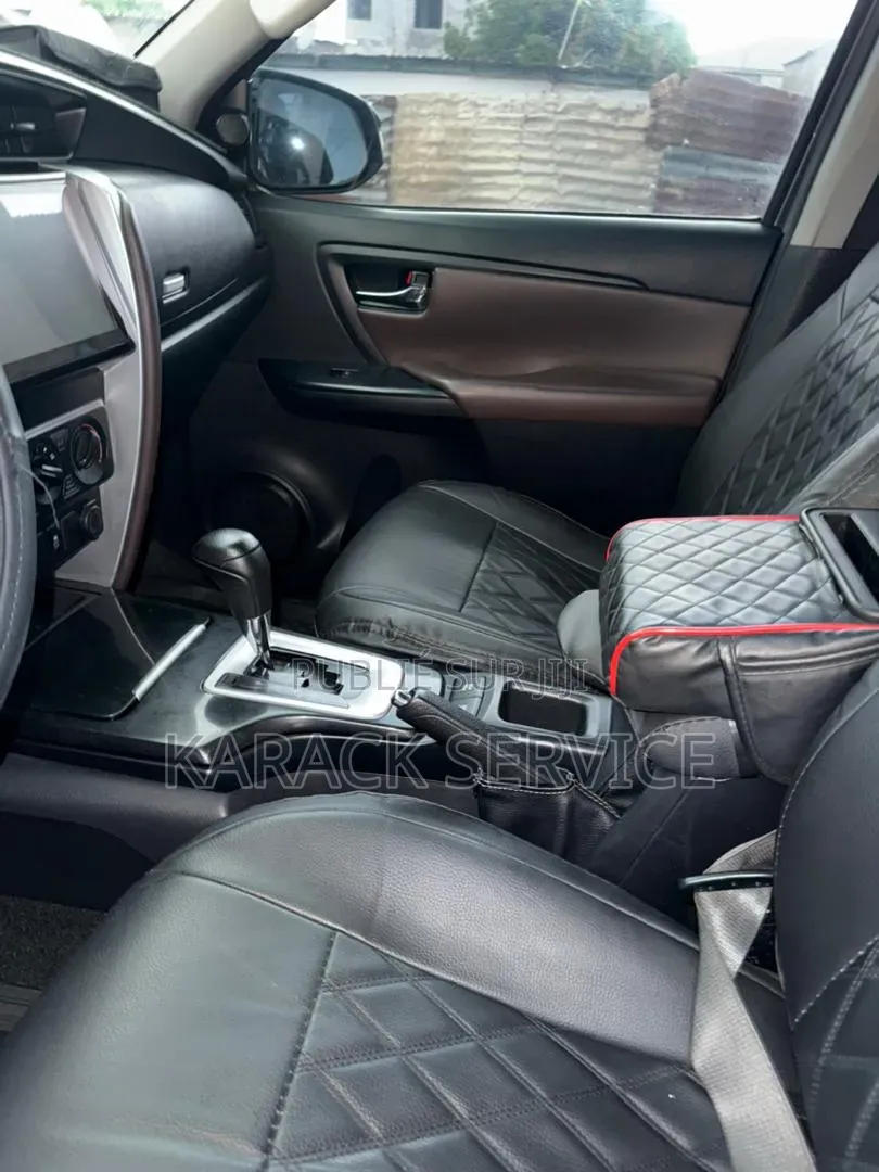 Toyota Fortuner 2018 Noir