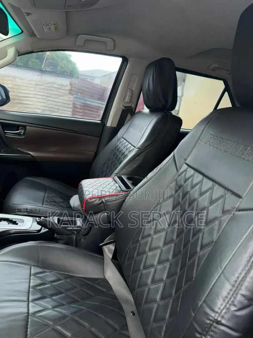 Toyota Fortuner 2018 Noir