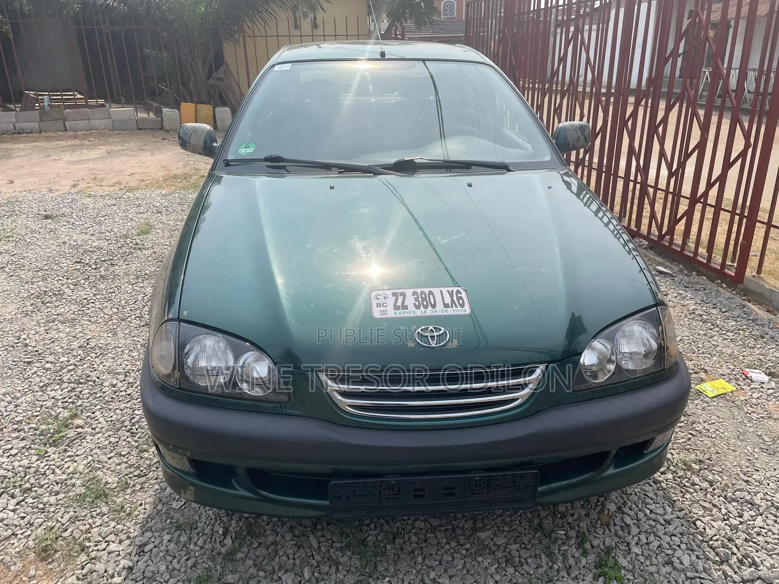 Toyota Avensis 1.6 VVT-i 2000 Vert