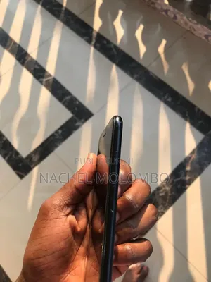 Apple iPhone SE 64 GB Noir