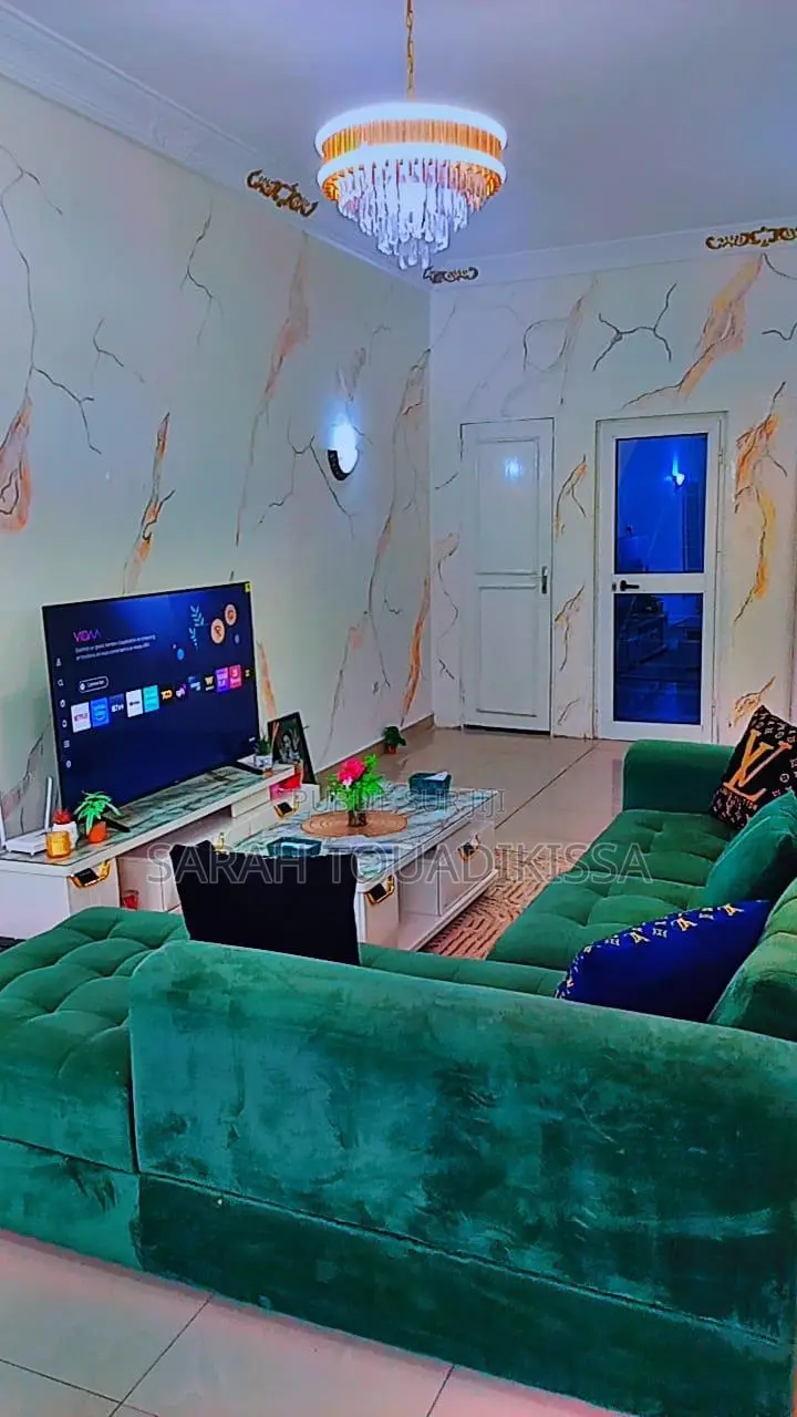 Furnished 4chbre Duplex dans Sarah Ilmoy, Bacongo à Louer