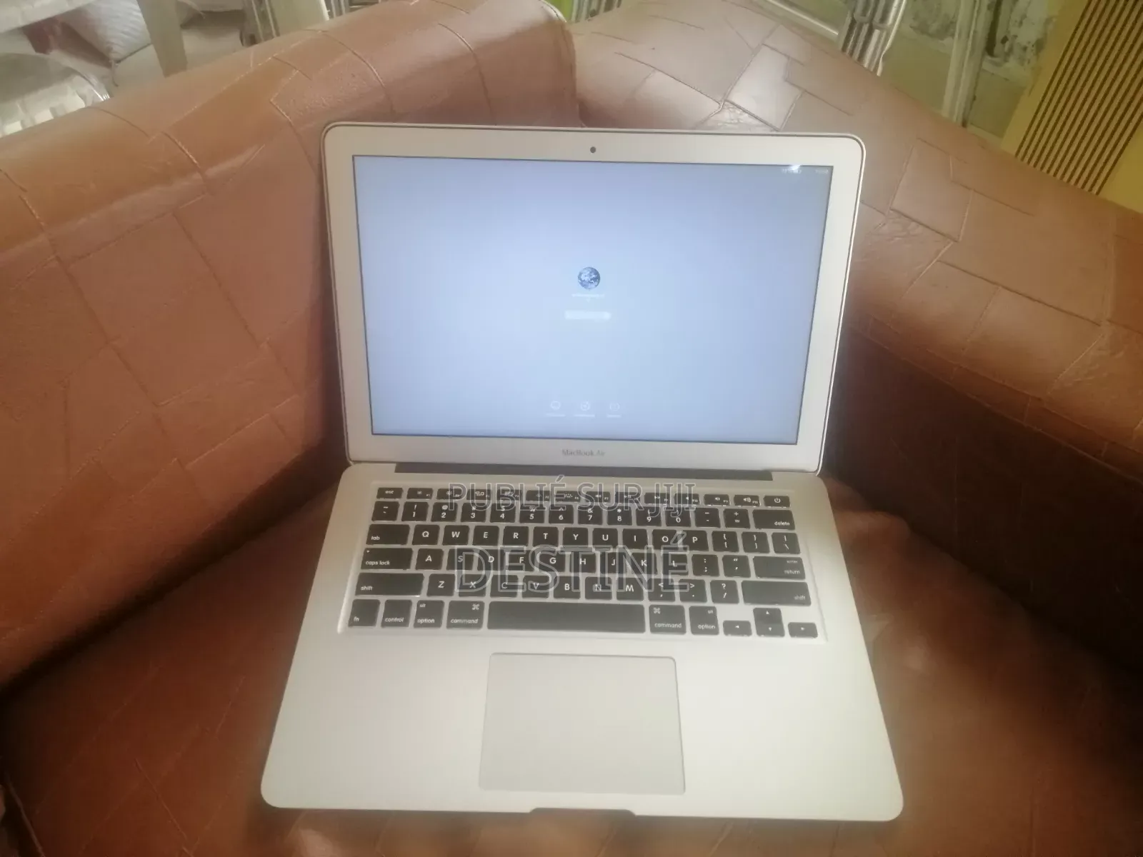 Ordinateur portable Apple MacBook Air 2GB Intel Core 2 Duo SSD 256GB