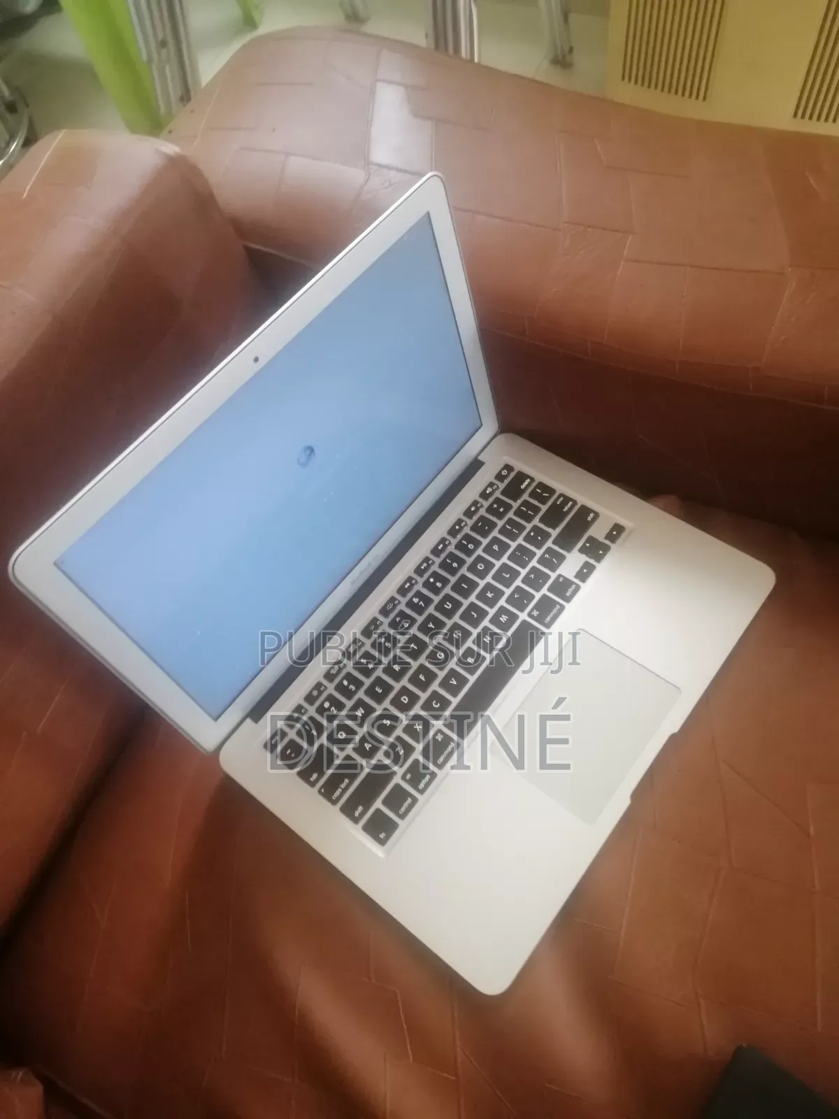 Ordinateur portable Apple MacBook Air 2GB Intel Core 2 Duo SSD 256GB