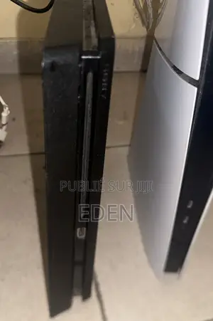 Ps4 À Vendre( Tout Fonctionne)