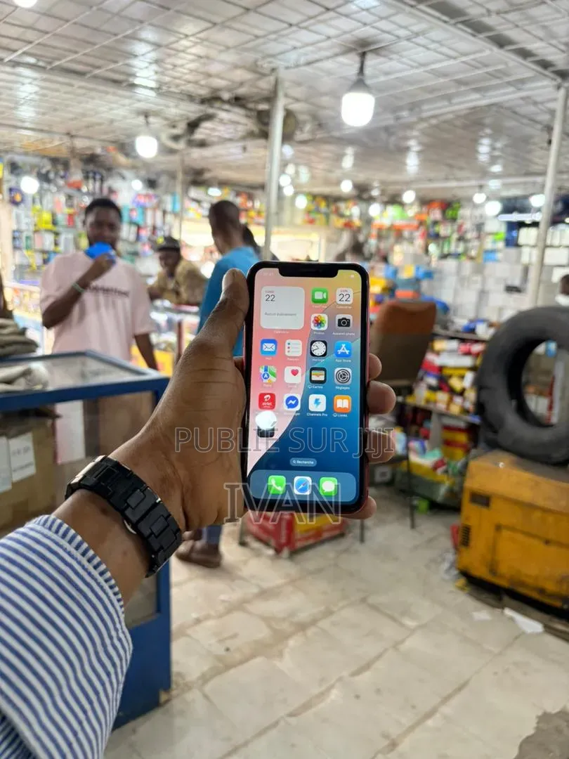 Nouveau Apple iPhone XR 64 GB Rouge