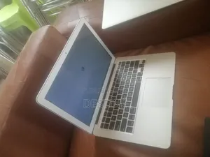 Ordinateur portable Apple MacBook 2010 4GB Intel Core i5 SSD 128GB