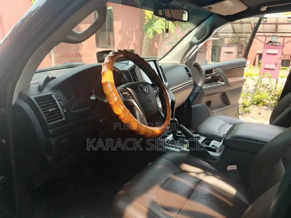 Toyota Land Cruiser Prado 2023 Noir