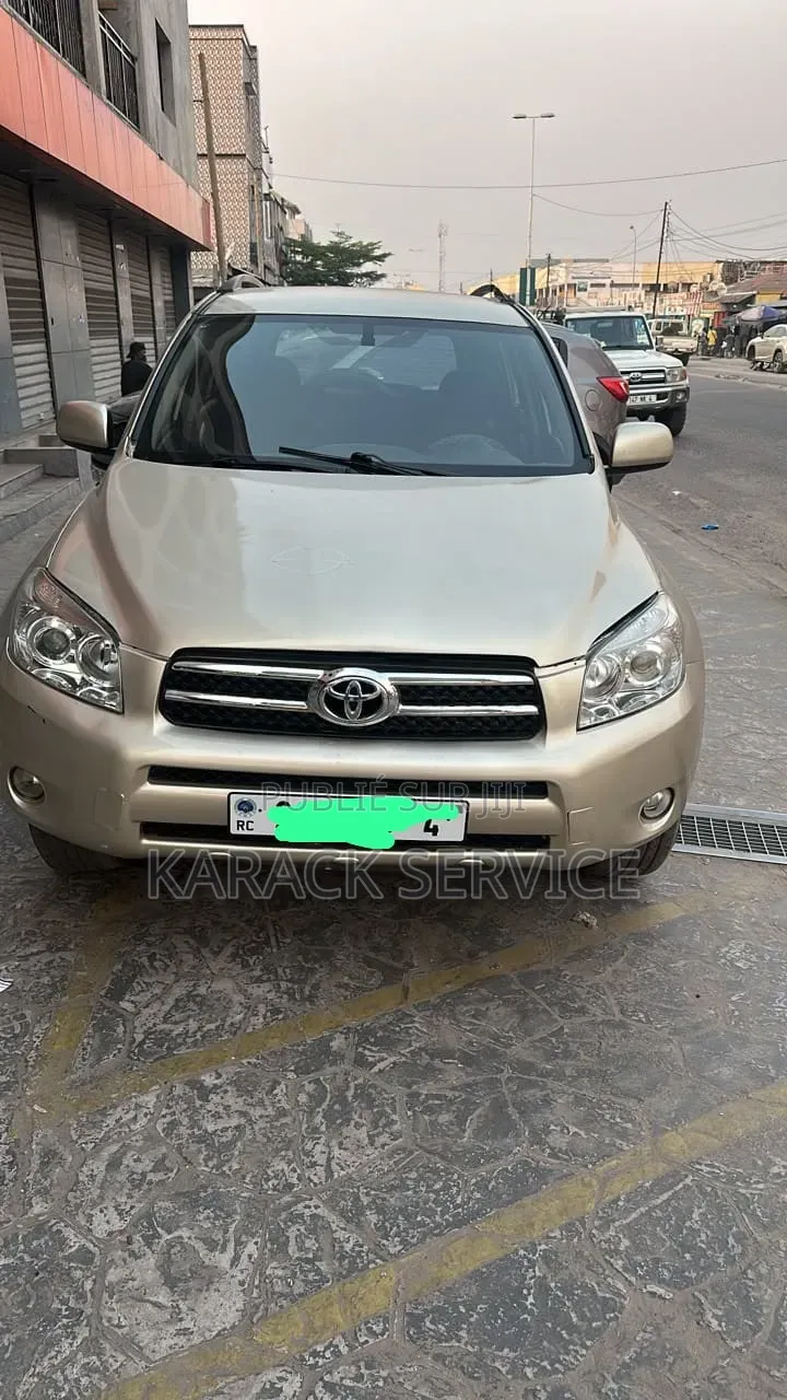 Toyota RAV4 2017 Jaune
