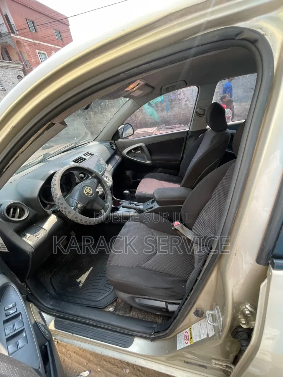 Toyota RAV4 2017 Jaune