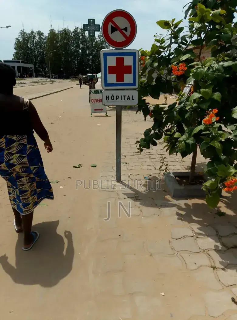 Parcelle À Vendre Au Quartier Patra l'Hôpital