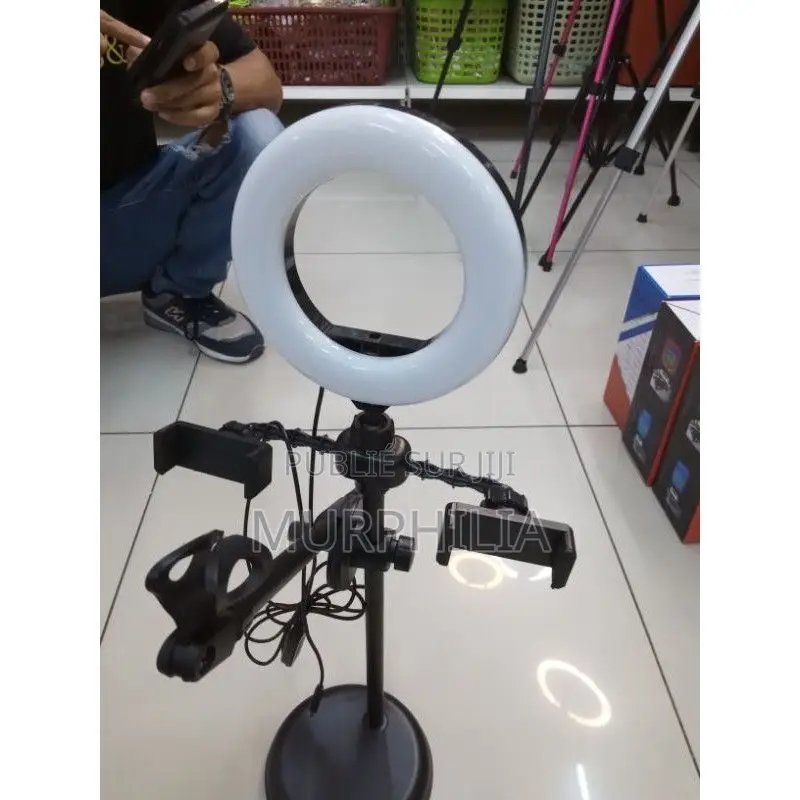 Mini Ring Light Led Avec Trépied – Comme Neuf – 4 000 Fcfa