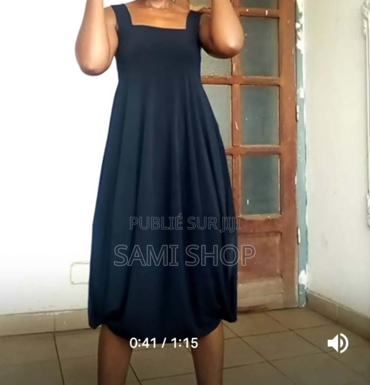Robe Noire Élégante, Chic Et Raffinée