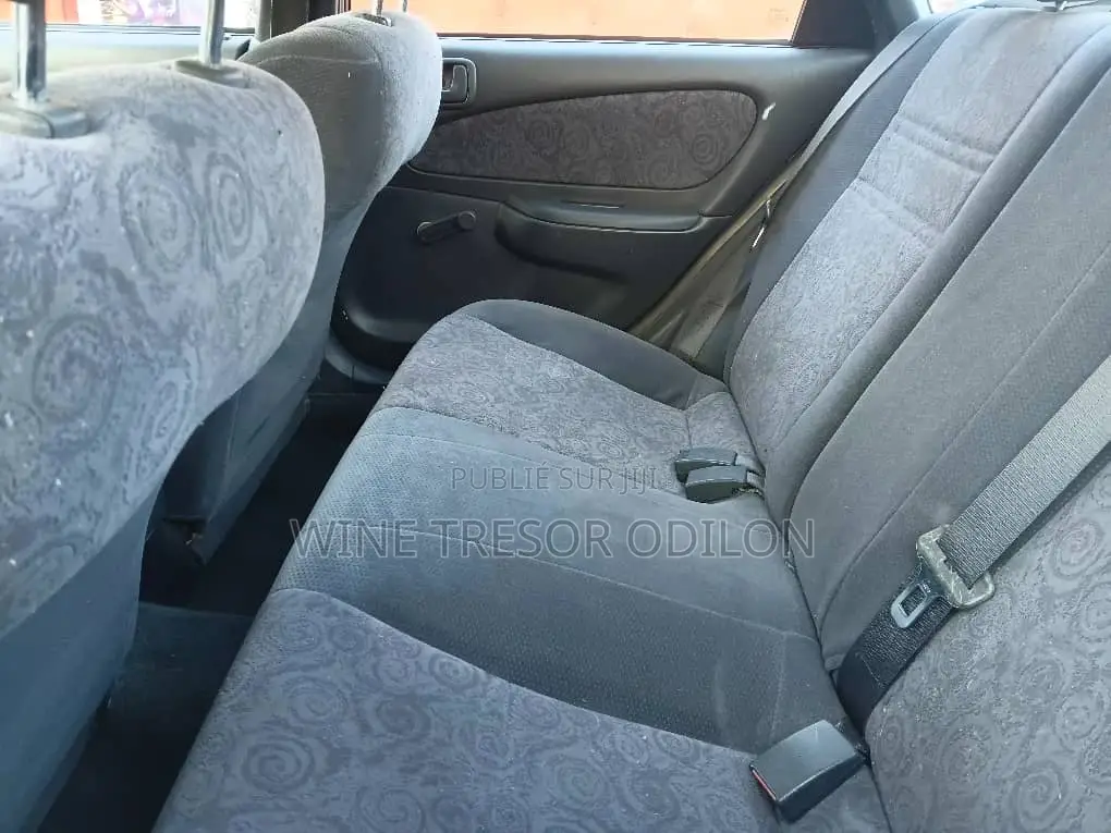 Toyota RAV4 Automatic 2000 Rouge