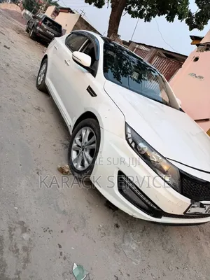 Kia K5 2023 Blanc