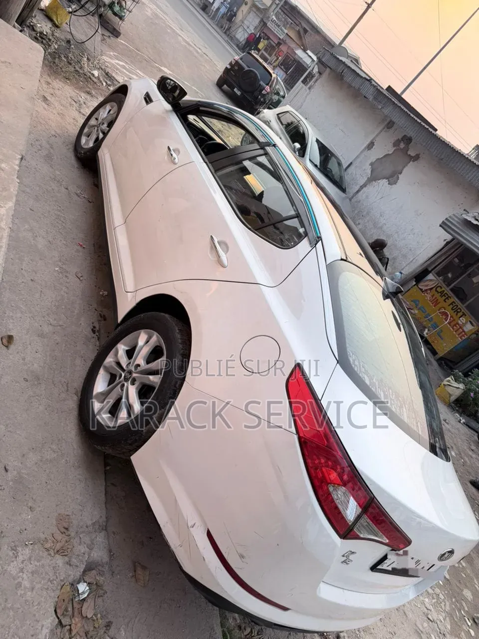 Kia K5 2023 Blanc