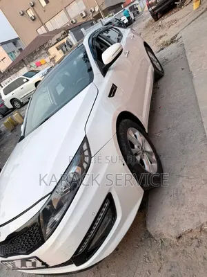 Kia K5 2023 Blanc