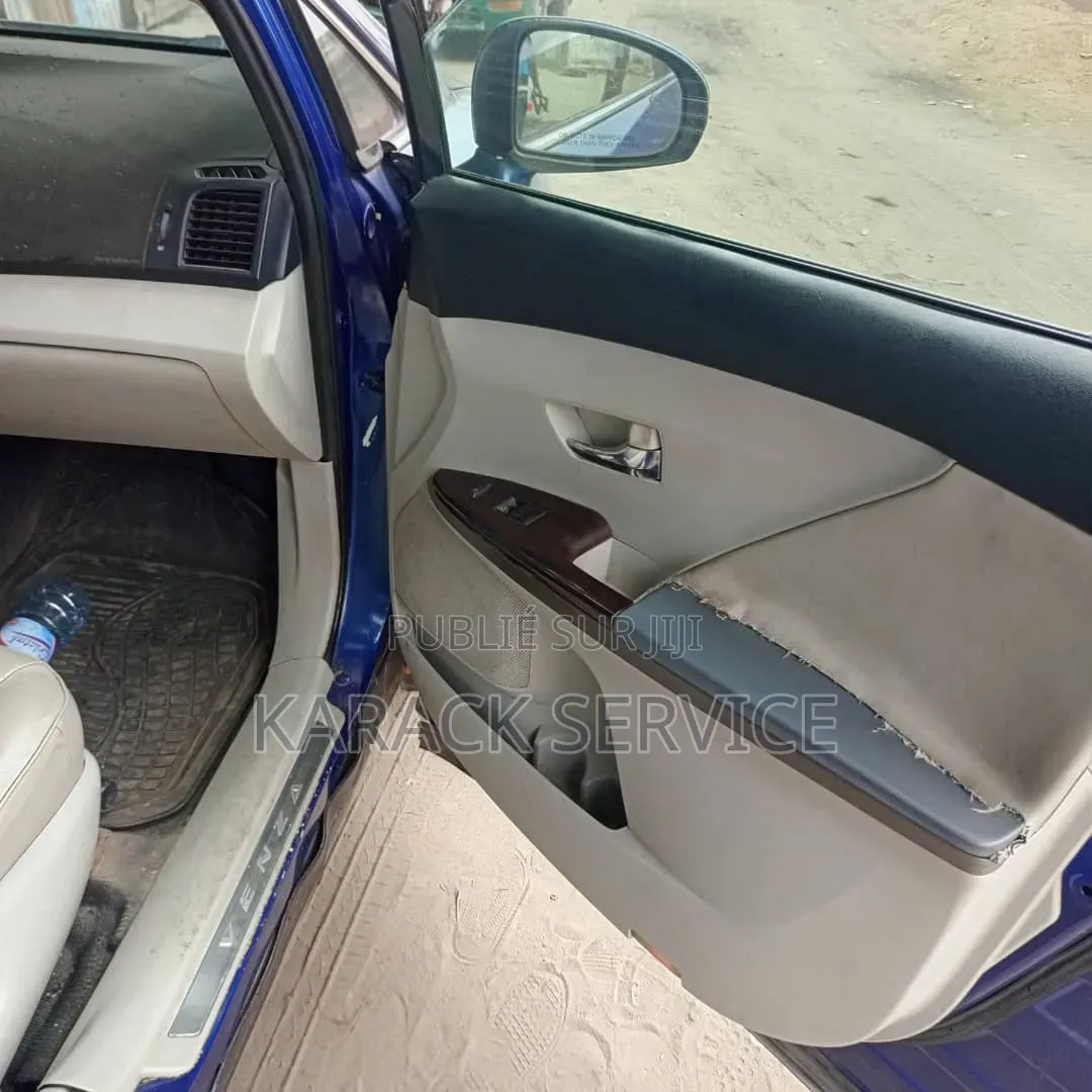 Toyota Venza 2022 Bleu