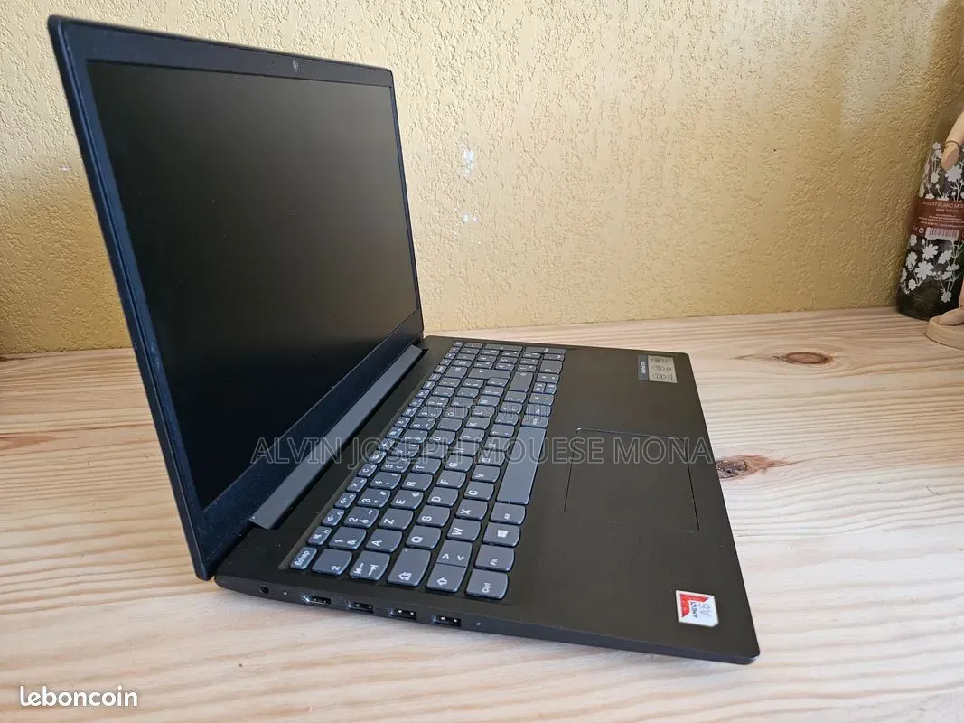 Ordinateur portable Lenovo V145 8GB AMD A6 HDD 1T
