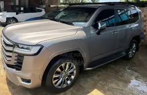 Toyota Land Cruiser Prado 2025 Gris