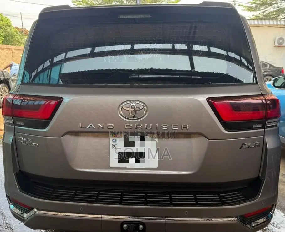 Toyota Land Cruiser Prado 2025 Gris