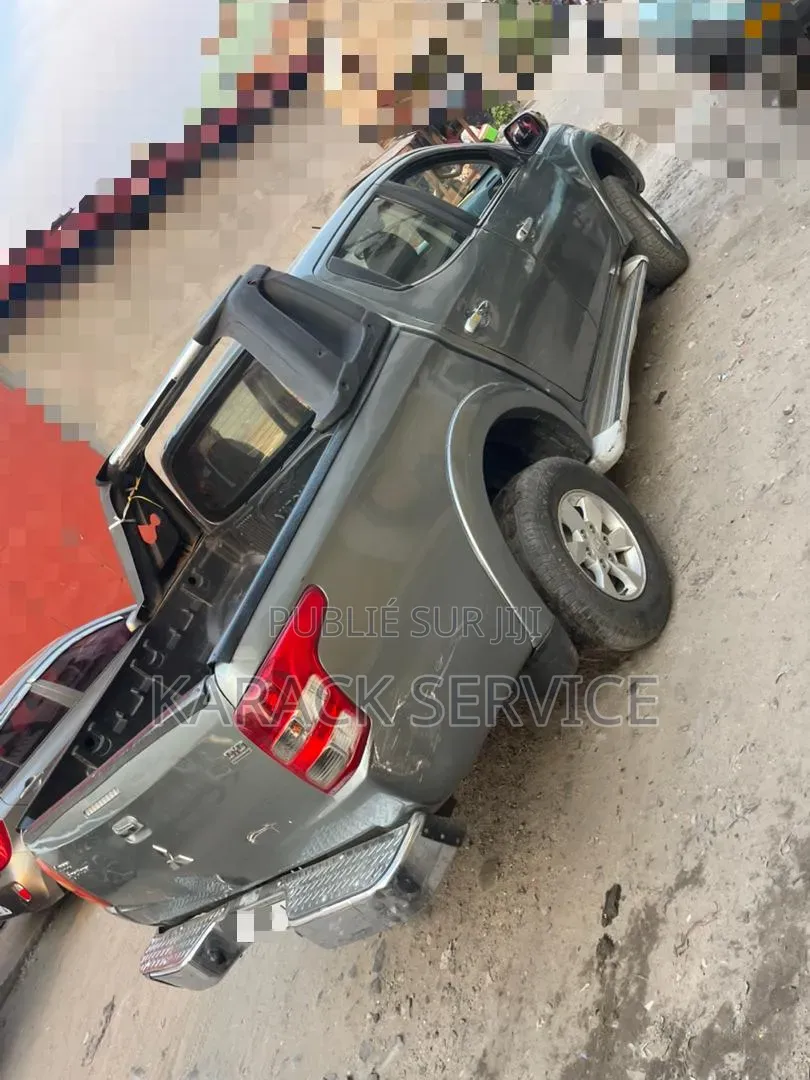 Mitsubishi L200 2023 Noir