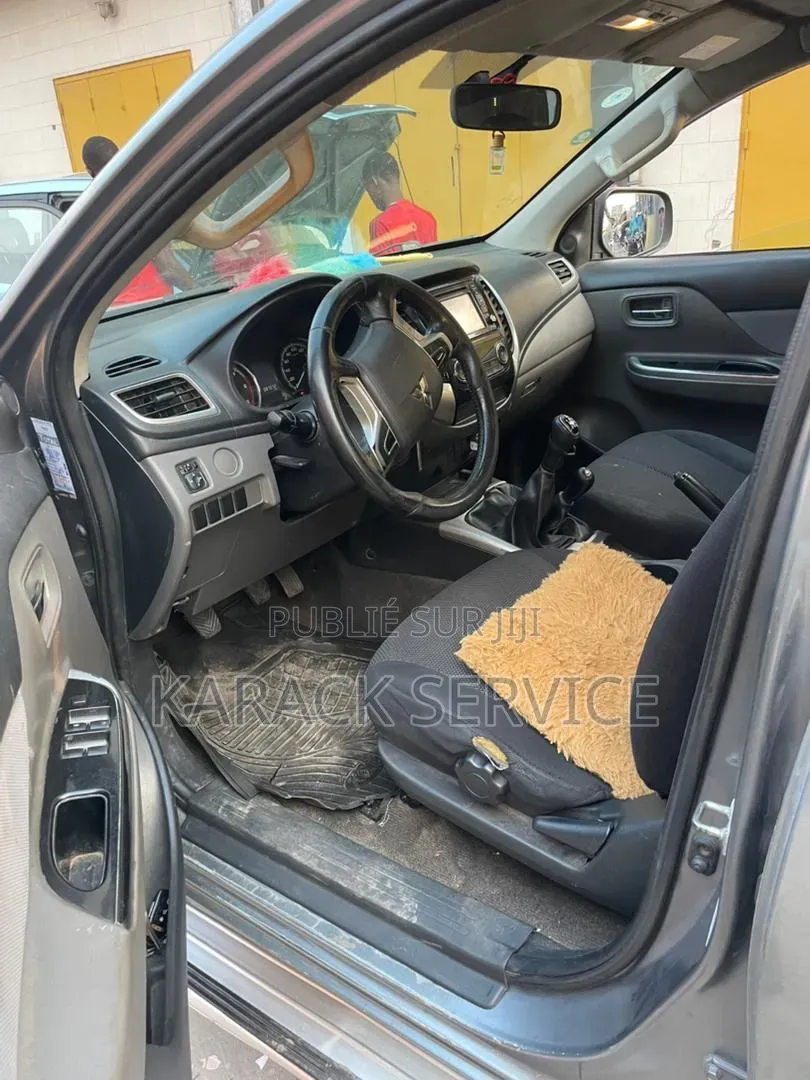 Mitsubishi L200 2023 Noir