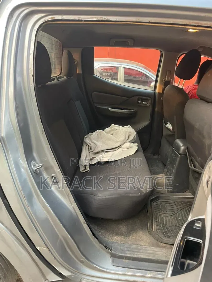 Mitsubishi L200 2023 Noir