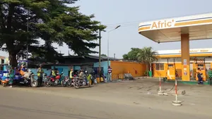À Vendre Parcelle Commerciale Makélékélé