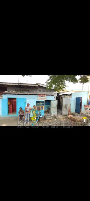 À Vendre Parcelle Commerciale Makélékélé