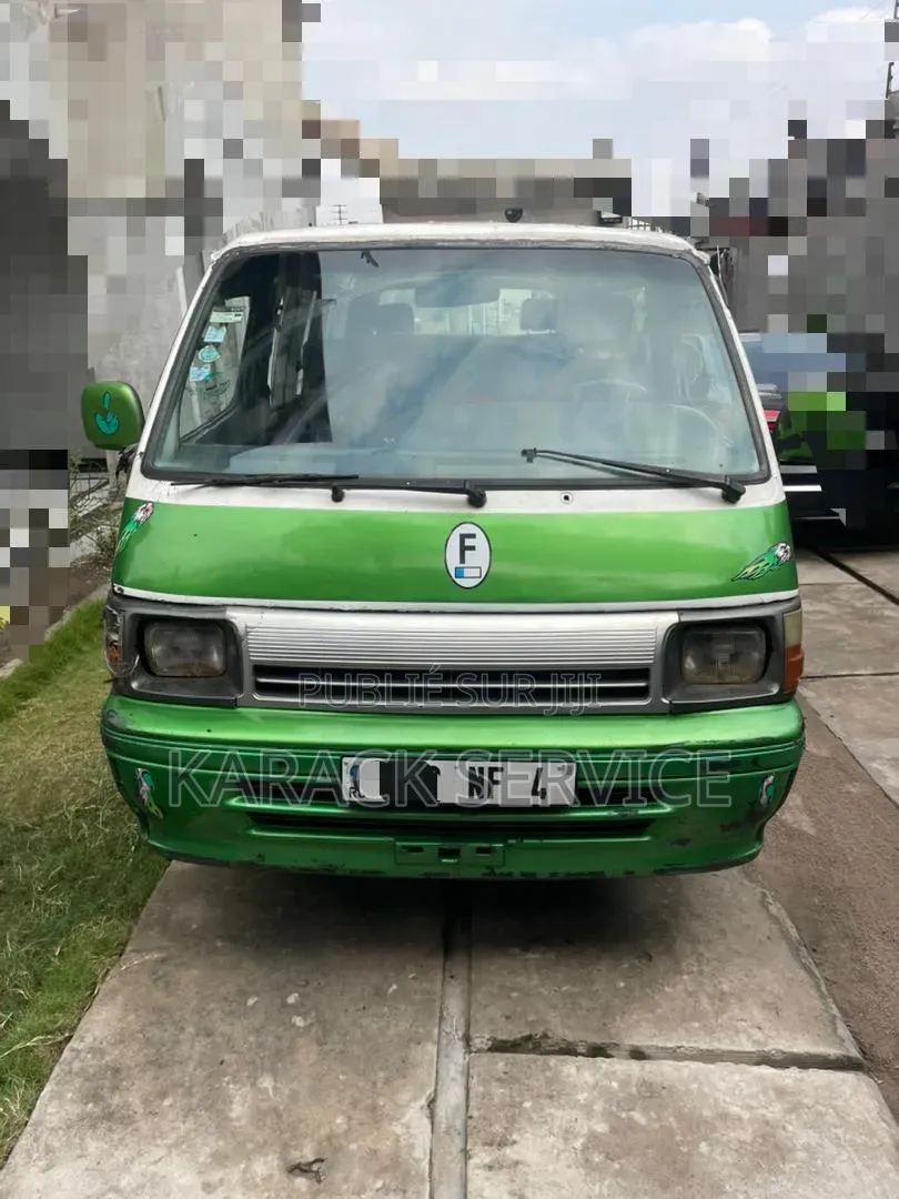 Toyota HiAce 2018 Vert