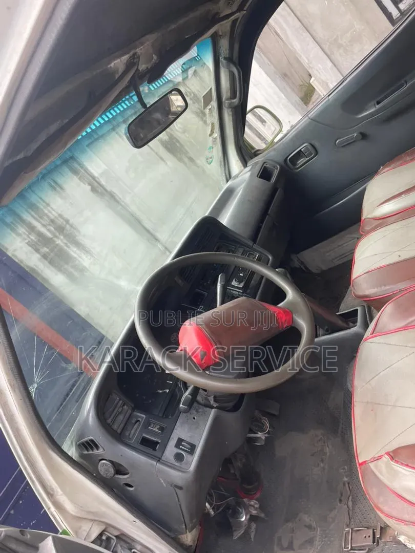 Toyota HiAce 2018 Vert