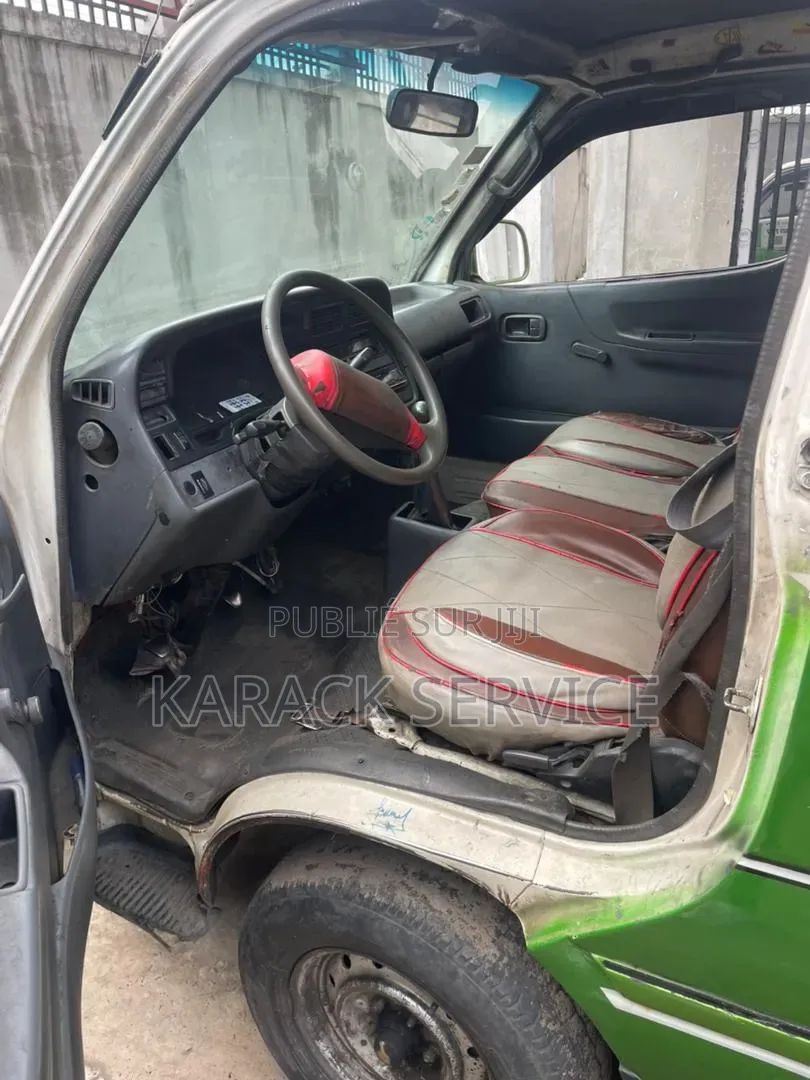 Toyota HiAce 2018 Vert