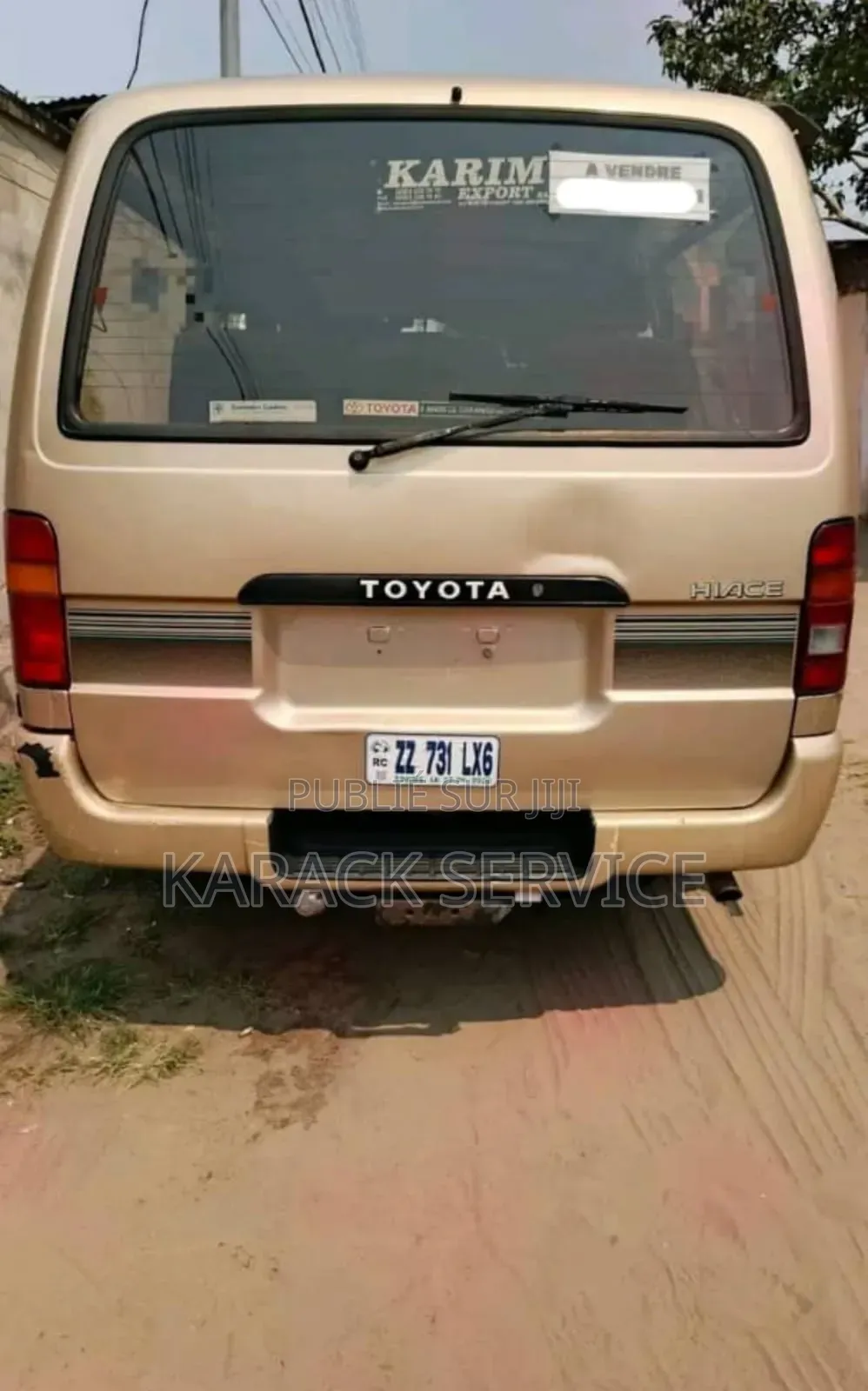 Toyota HiAce 2023 Jaune