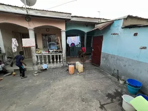 4chbre Blocs d'appartements dans Mfilou-Ngamaba à Vendre