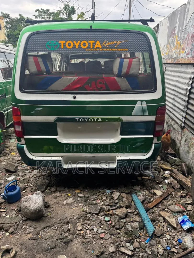 Toyota HiAce 2020 Vert
